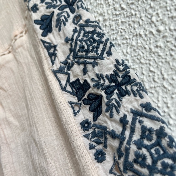 Akemi + Kin peasant top - Picture 3 of 4